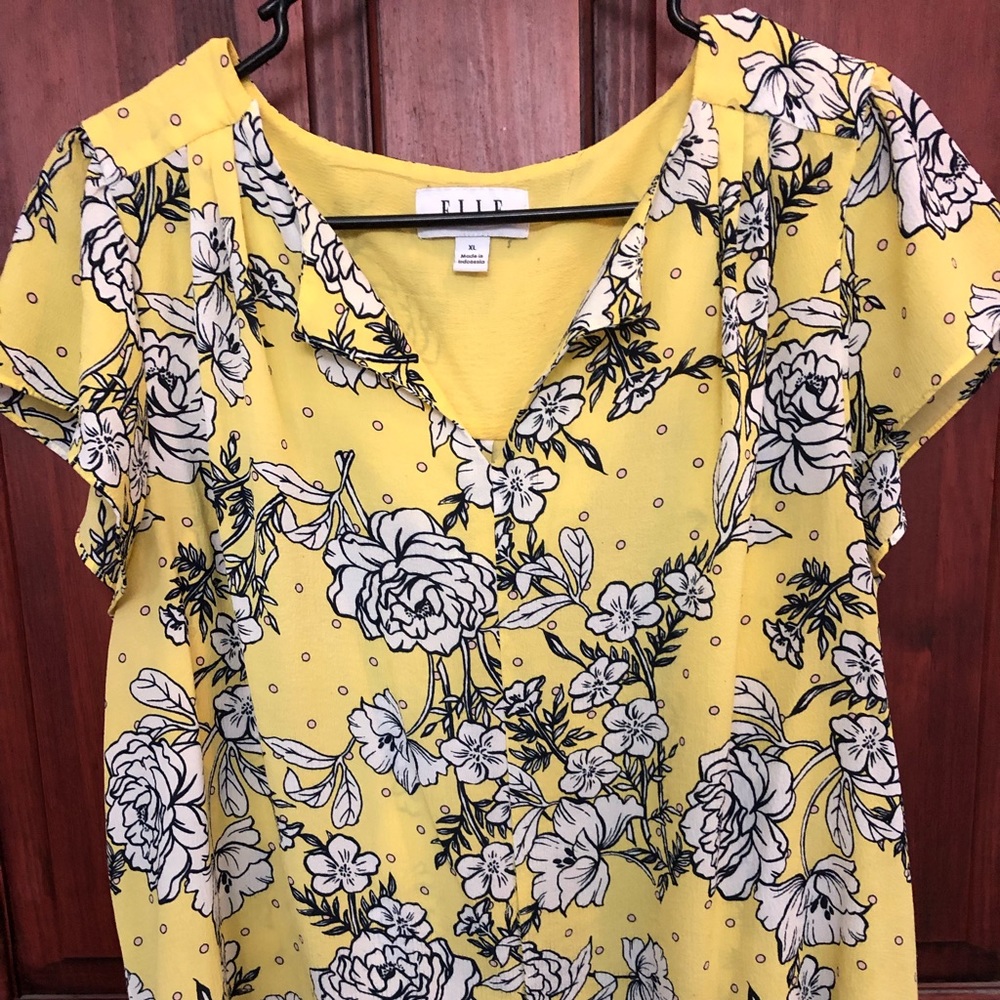 Elle Flutter Sleeve Top